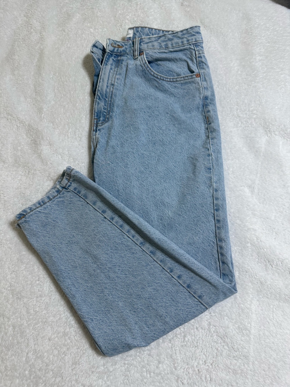 Zara Light Wash Straight-Leg Jeans